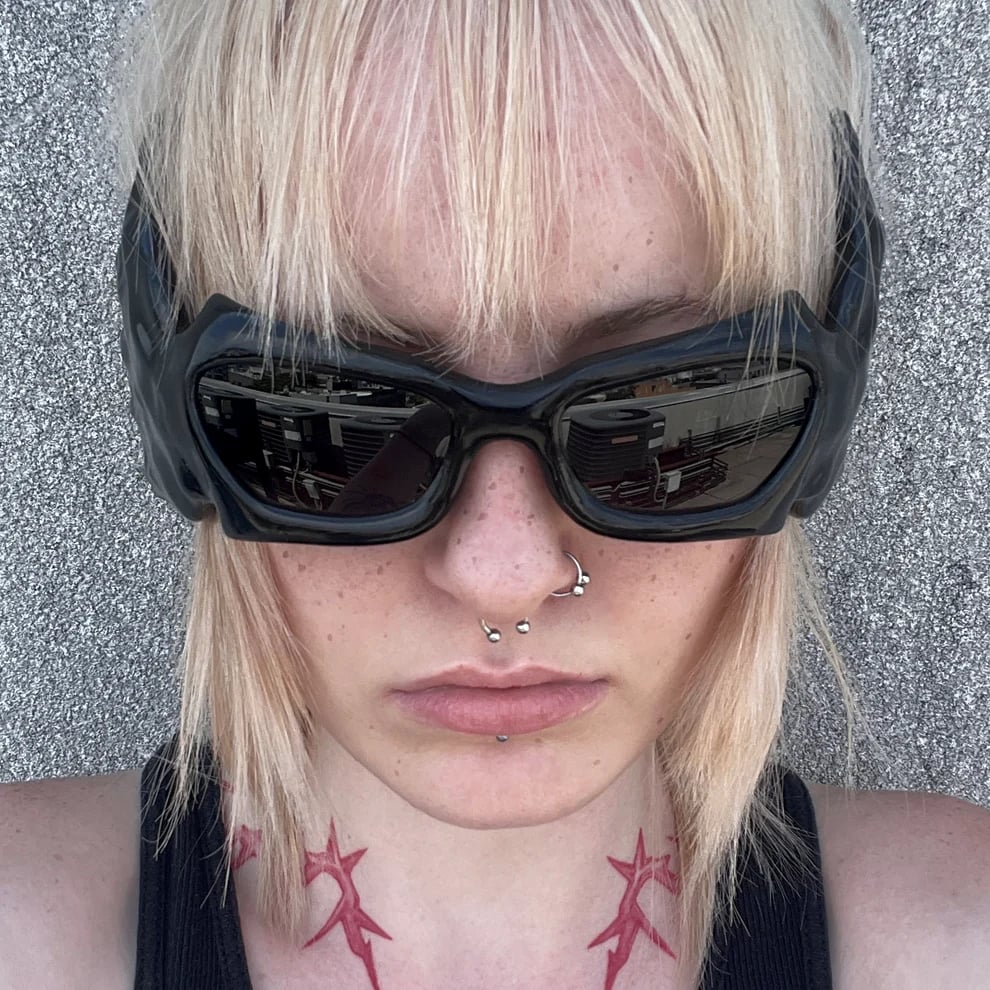 👾Monster Hand Sunglasses - Your new favorite weird accessory!🔥